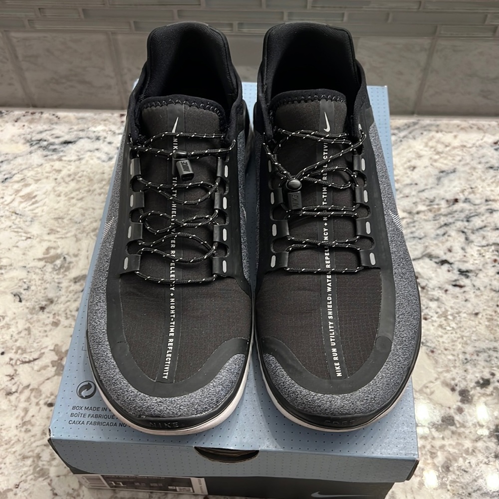 Mens Nike Free Run Shield
